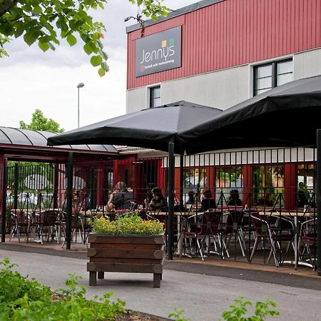 Jennys Hotell Och Restaurang アルビカ エクステリア 写真