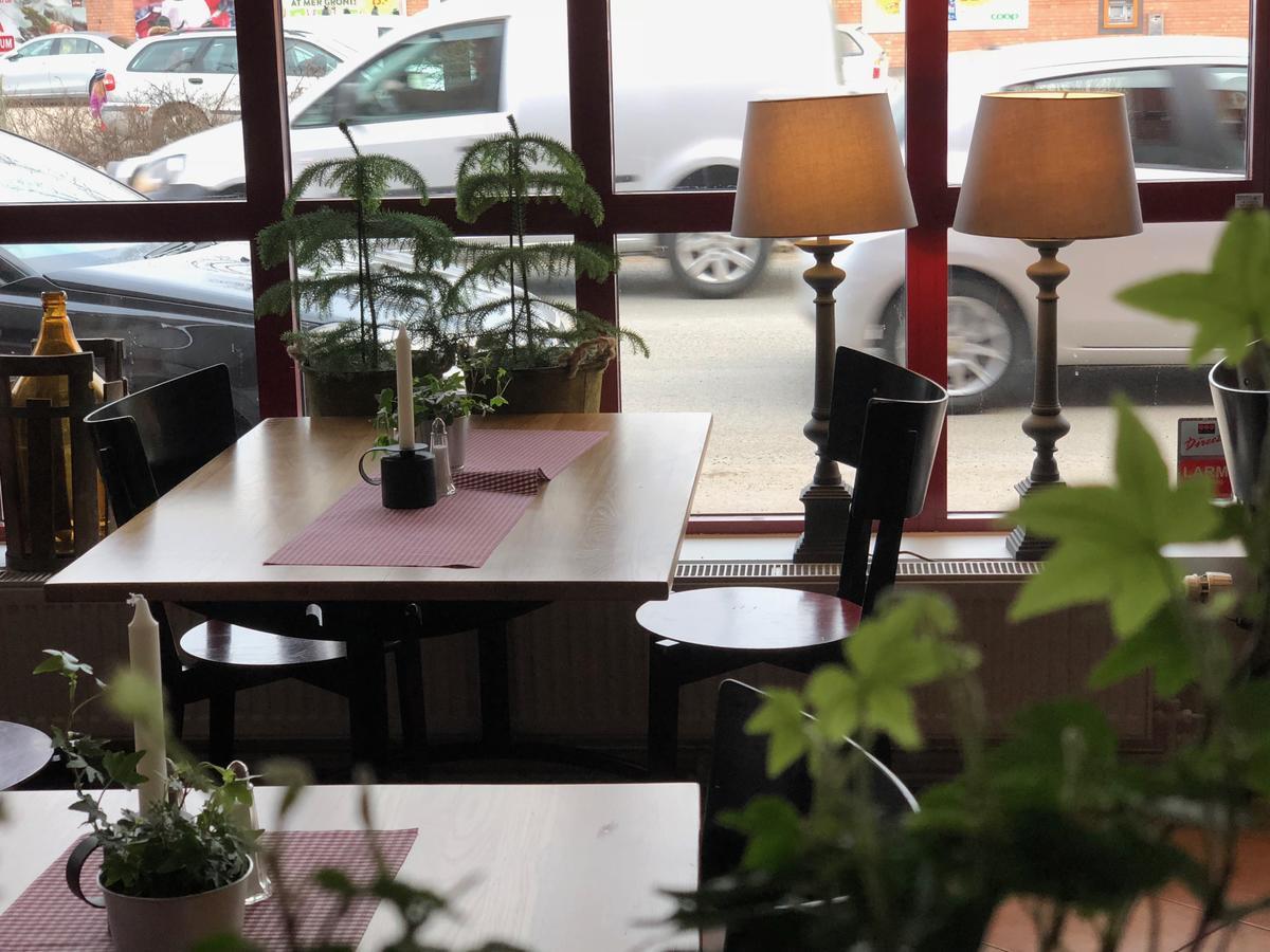 Jennys Hotell Och Restaurang アルビカ エクステリア 写真