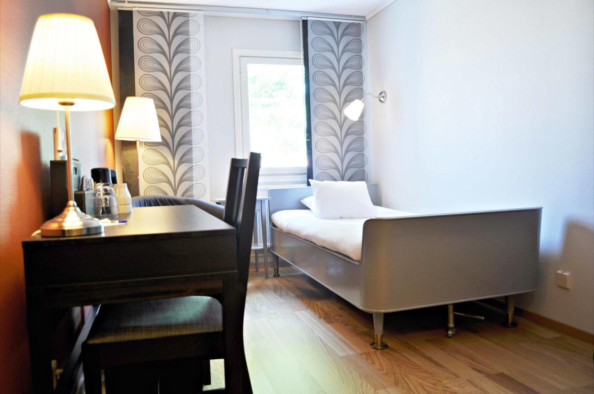 Jennys Hotell Och Restaurang アルビカ エクステリア 写真