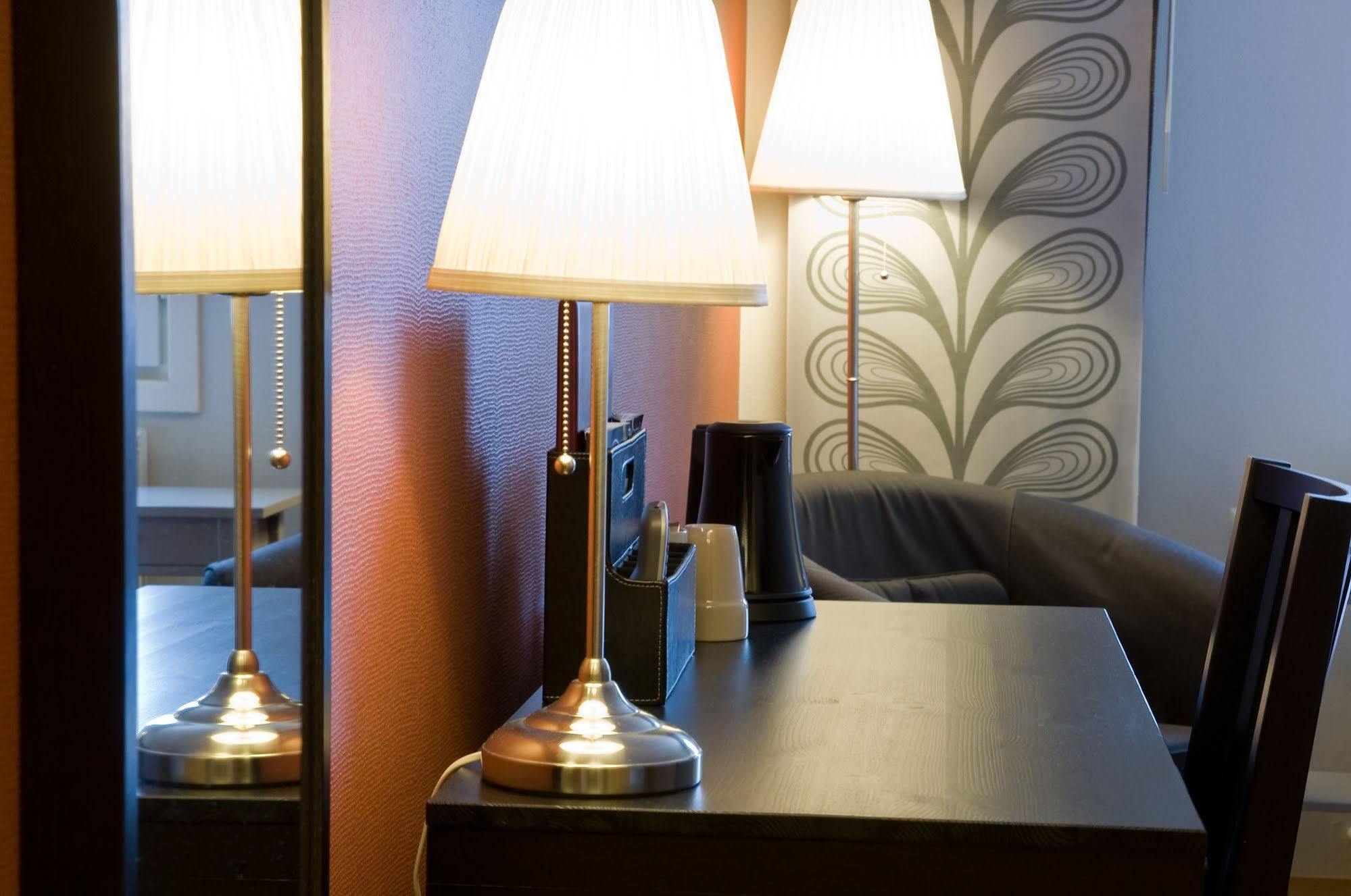 Jennys Hotell Och Restaurang アルビカ エクステリア 写真